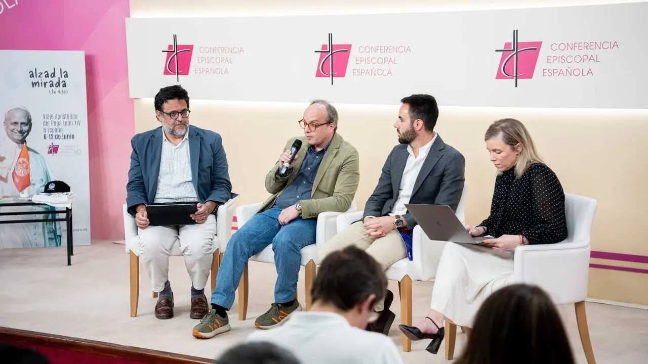 Rueda de prensa sobre la visita del Papa a Espa&ntilde;a.