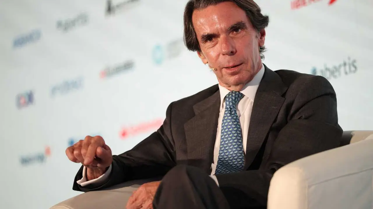 El expresidente del Gobierno Jos&eacute; Mar&iacute;a Aznar durante la primera jornada del VII Foro Internacional Expansi&oacute;n, en el Parador de Alcal&aacute; de Henares, a 19 de mayo de 2025, en Alcal&aacute; de Henares, Madrid (Espa&ntilde;a).