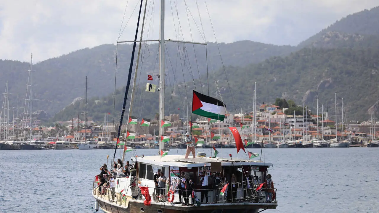 MARMARIS, T&uuml;rkiye &mdash; Activists, journalists, medics, and international participants gather aboard boats and sailboats during the departure of the Global Sumud Flotilla mission from Marmaris, T&uuml;rkiye, toward Gaza in an international humanitarian effort aimed at challenging the blockade imposed on the Gaza Strip. The flotilla includes 54 vessels carrying around 500 participants and solidarity activists from nearly 50 countries amid the ongoing humanitarian crisis in Gaza.