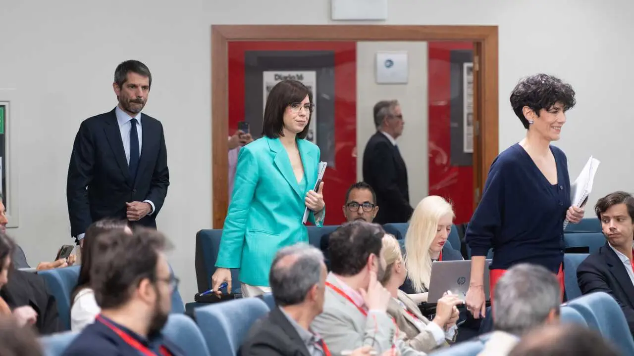  El ministro de Cultura, Ernest Urtasun; la ministra de Inclusi&oacute;n, Seguridad Social y Migraciones y portavoz del Gobierno, Elma Saiz; y la ministra de Ciencia, Innovaci&oacute;n y Universidades, Diana Morant.
