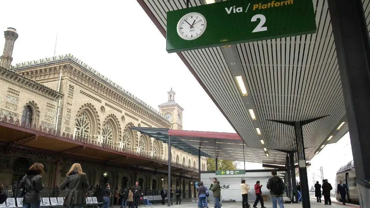 Archivo - Andenes de la estaci&oacute;n AVE de Toledo 