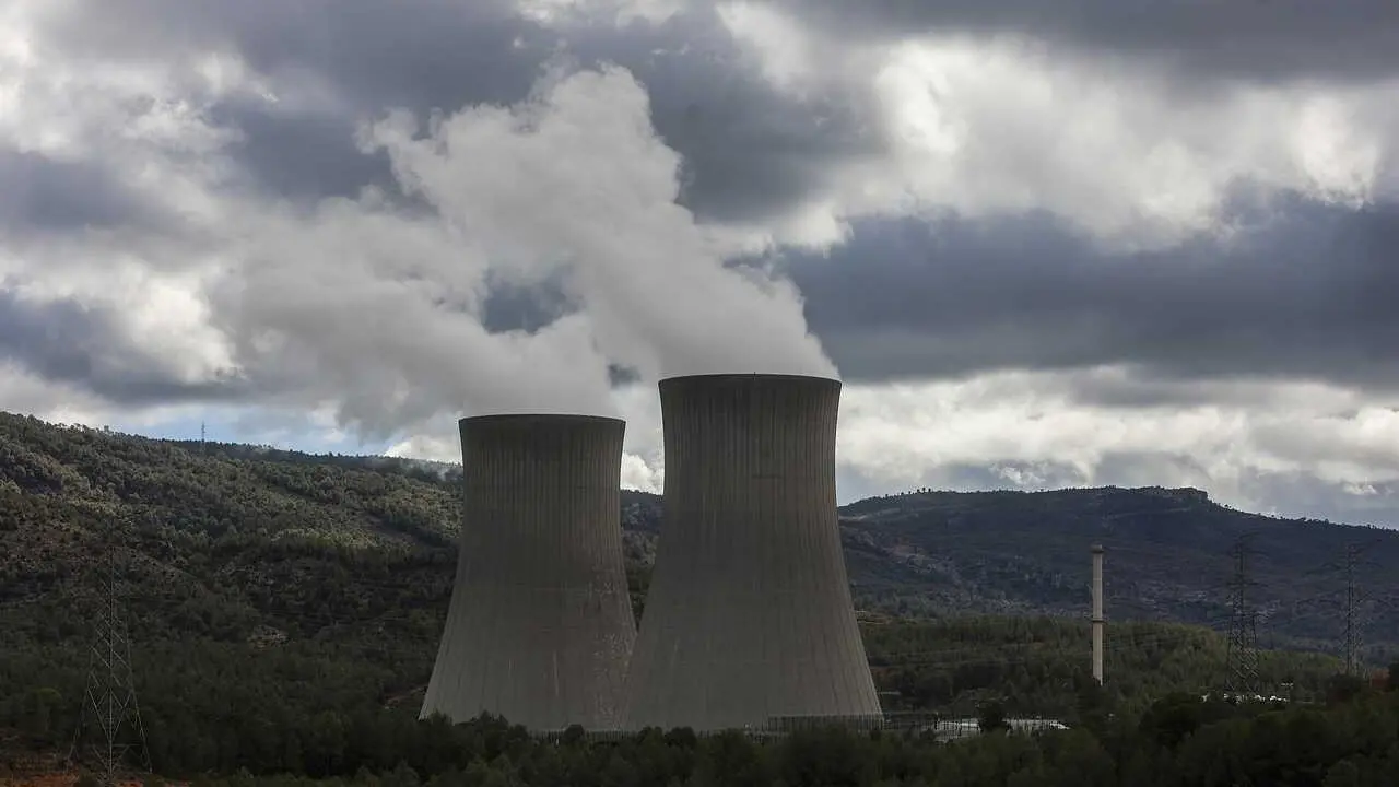 Archivo - La central nuclear de Cofrentes, a 17 de octubre de 2024, en Valencia, 