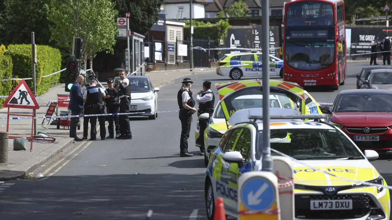 Ataque con cuchillo en Londres que dej&oacute; dos heridos el 29 de abril de 2026