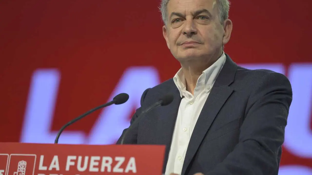 Archivo - El expresidente del Gobierno Jos&eacute; Luis Rodr&iacute;guez Zapatero interviene durante la inauguraci&oacute;n del 18&ordm; Congreso del PSOE de Arag&oacute;n, en el Auditorio de Zaragoza, a 15 de febrero de 2025, en Zaragoza, Arag&oacute;n (Espa&ntilde;a).