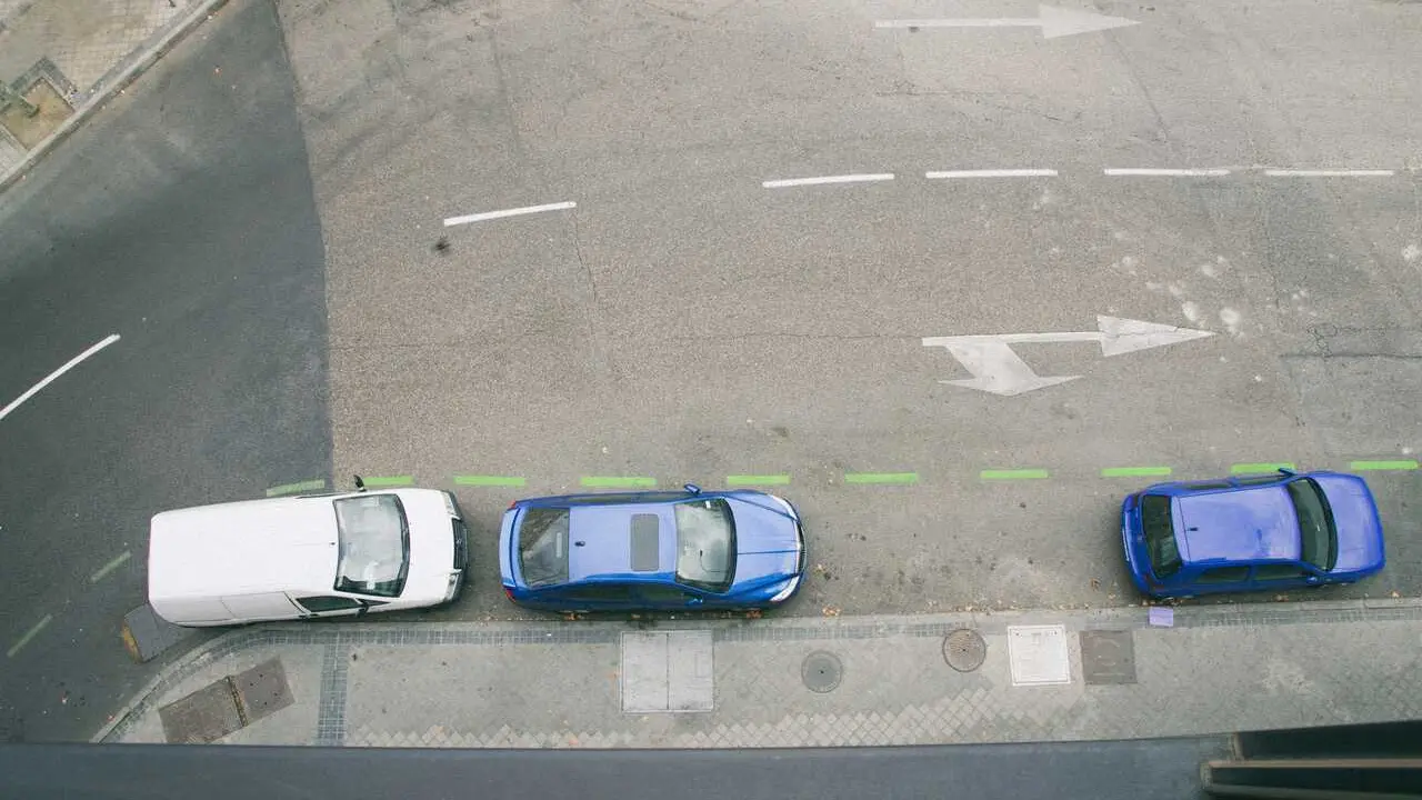 Archivo - Zona de aparcamiento verde en Madrid, SER, estacionamiento regulado