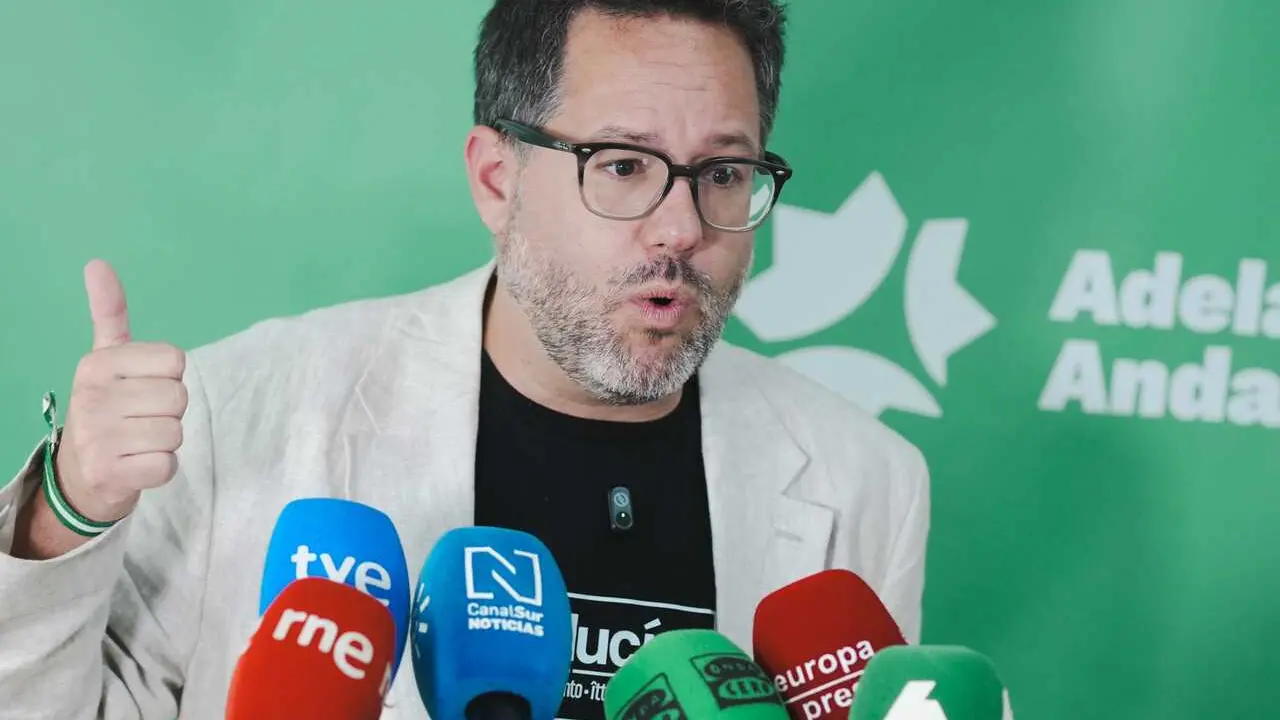 El portavoz de Adelante Andaluc&iacute;a, Jos&eacute; Ignacio Garc&iacute;a, atiende a los medios en la sede del partido para abordar asuntos de actualidad. 