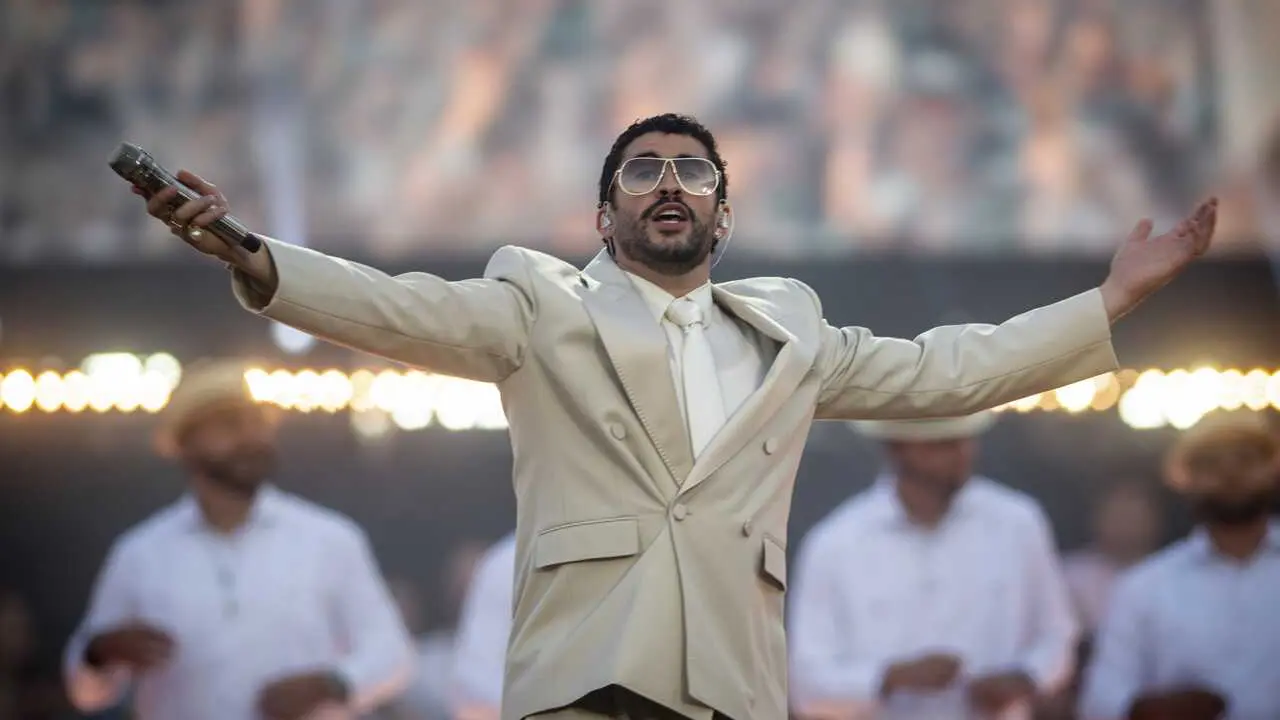 El cantante Bad Bunny durante su concierto en el Estadi Ol&iacute;mpic Llu&iacute;s Companys, a 22 de mayo de 2026, en Barcelona, Catalunya (Espa&ntilde;a). Bad Bunny act&uacute;a en Barcelona con dos conciertos seguidos dentro de su gira &lsquo;DeB&Iacute; TiRAR M&aacute;S FOToS World Tour&rsquo;.

Lorena Sop&ecirc;na / Europa Press
22 MAYO 2026;CONCIERTO;M&Uacute;SICA;CANTANTE;GIRA;
22/5/2026