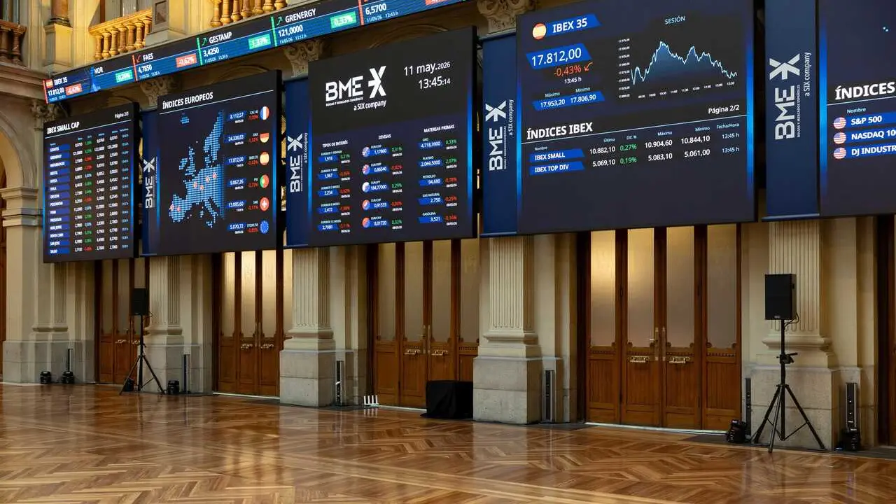 Paneles informativos en el Palacio de la Bolsa de Madrid, a 11 de mayo de 2026, en Madrid (Espa&ntilde;a). 