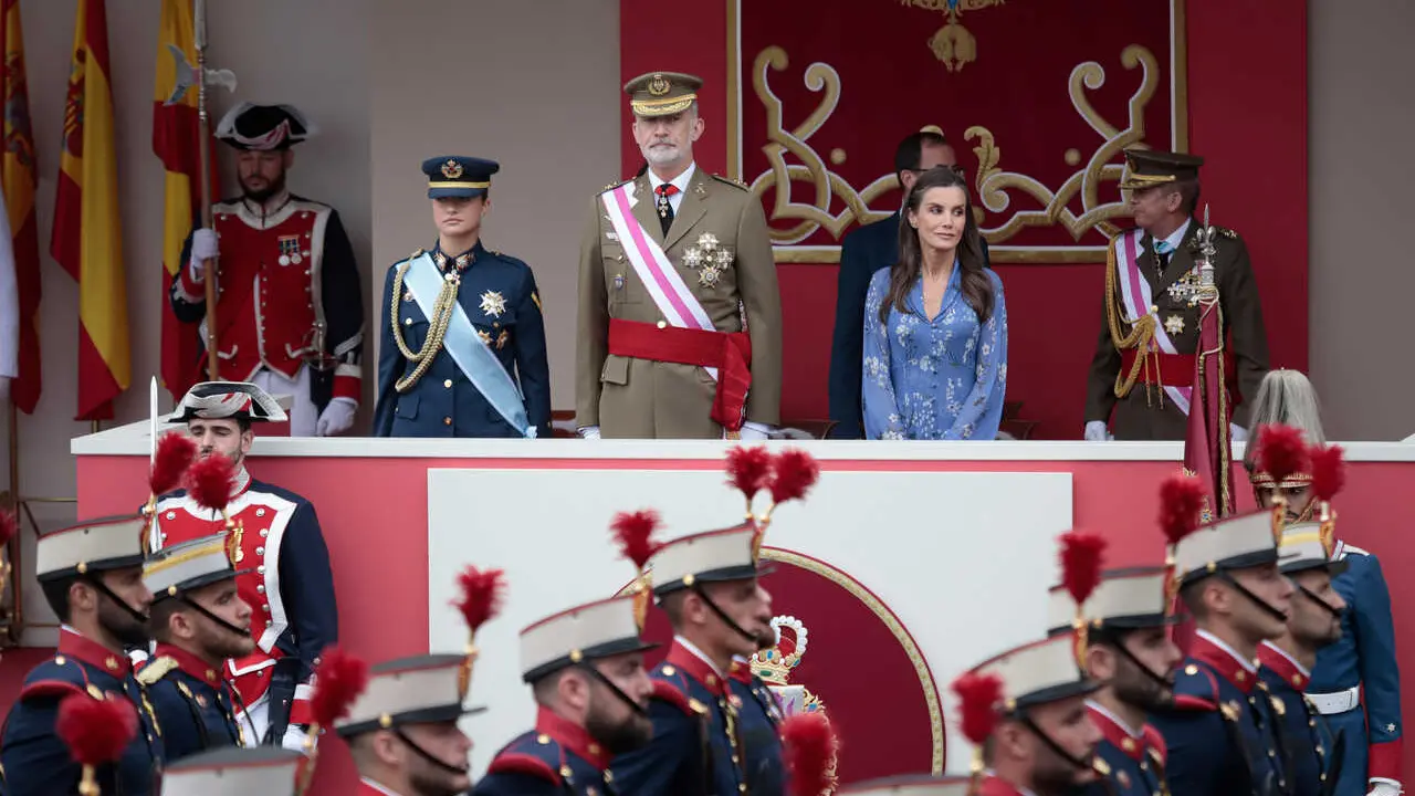 Los Reyes Felipe VI y Letizia y la Princesa Leonor durante el acto central conmemorativo del D&iacute;a de las Fuerzas Armadas, a 30 de mayo de 2026, en Vigo, Pontevedra, Galicia (Espa&ntilde;a). 