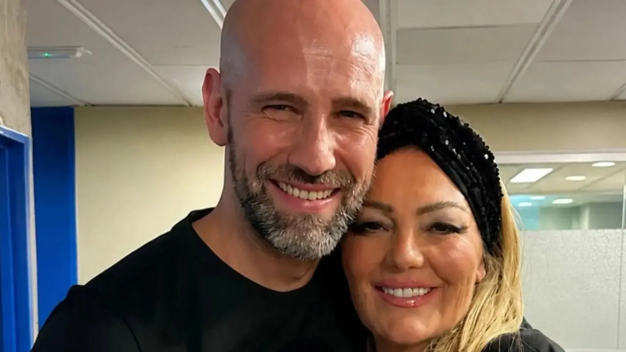 Gonzalo Mir&oacute; con Amaia Montero