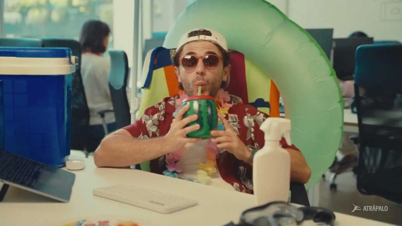 Imagen del v&iacute;deo de la campa&ntilde;a 'El verano empieza cuando lo reservas'
