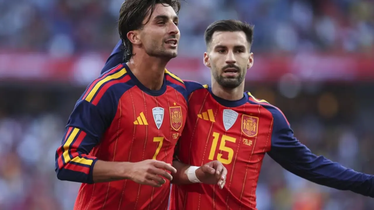 Ferr&aacute;n Torres y Alex Baena contra Irak