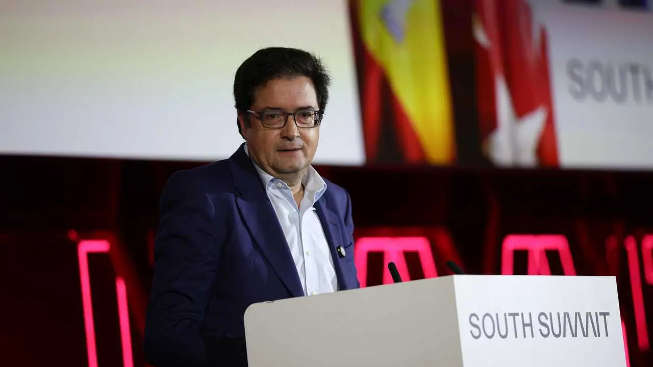El ministro para la Transformaci&oacute;n Digital y de la Funci&oacute;n P&uacute;blica, &Oacute;scar L&oacute;pez, durante la celebraci&oacute;n del acto de inauguraci&oacute;n de la 15&ordf; edici&oacute;n del South Summit Madrid 2026, a 3 de junio de 2026, en Madrid (Espa&ntilde;a). Este foro global de emprendimiento e