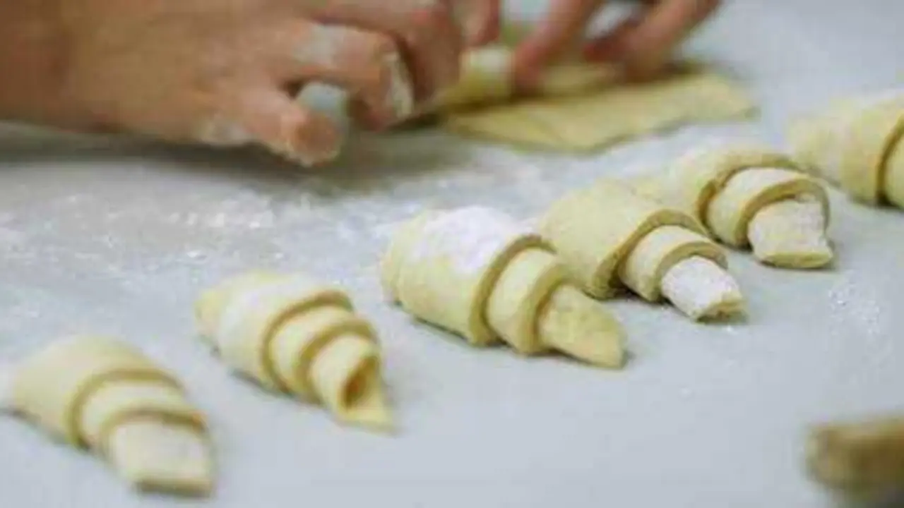 Archivo - Hallan una alternativa saludable a la mantequilla, la margarina o la grasa de palma en productos de boller&iacute;a