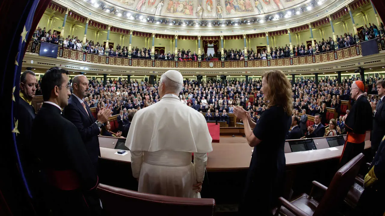 El Papa, ovacionado en el hemiciclo del Congreso