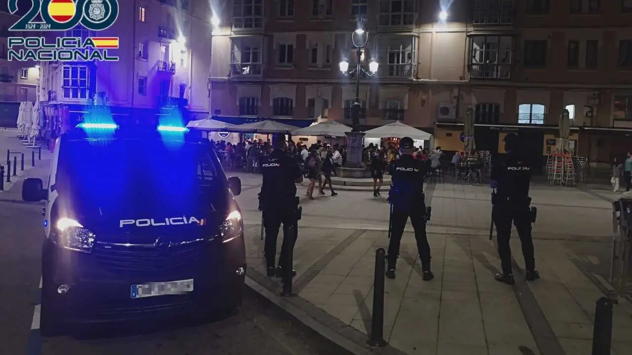 Polic&iacute;a Nacional en la zona de ocio de Santander