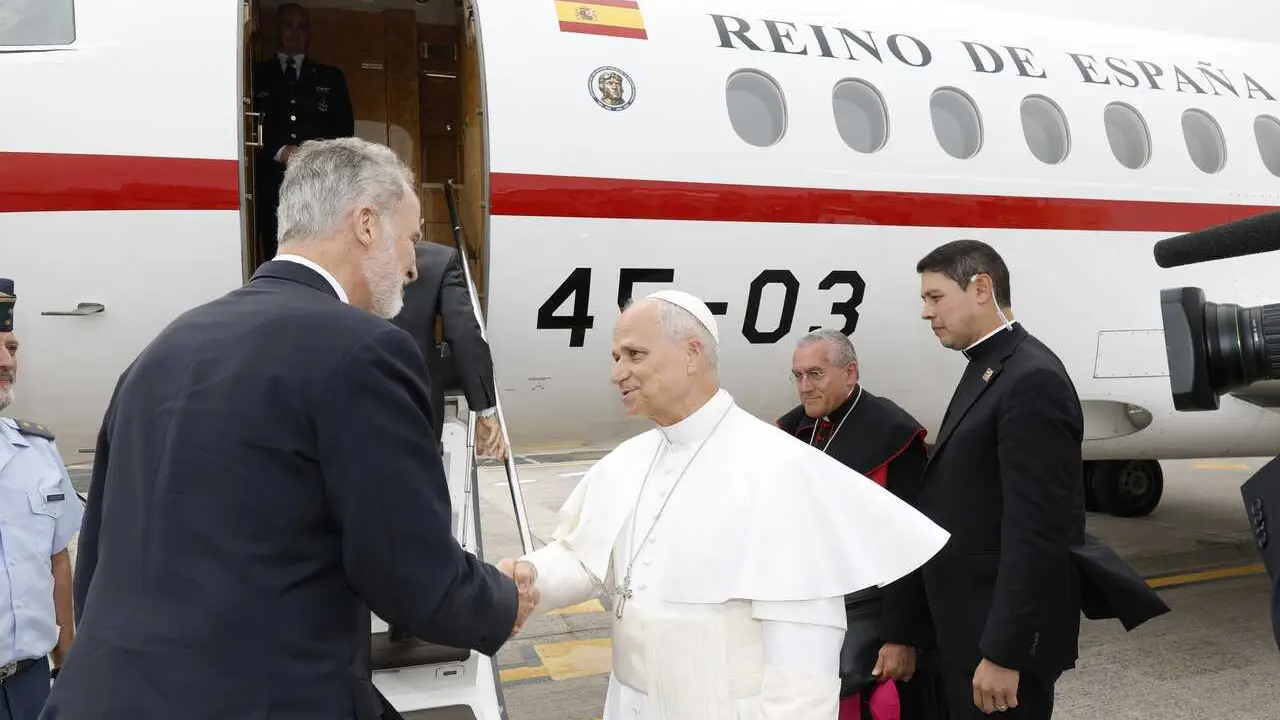 El Rey Felipe VI despide al Papa Le&oacute;n XIV, a 12 de junio de 2026, en San Crist&oacute;bal de La Laguna, Santa Cruz de Tenerife, Islas Canarias (Espa&ntilde;a). 