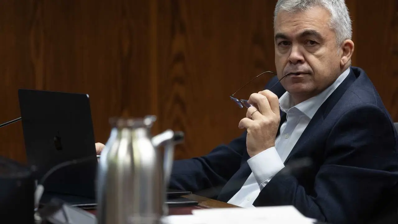 Archivo - El ex secretario de Organizaci&oacute;n del PSOE Santos Cerd&aacute;n durante la Comisi&oacute;n de Investigaci&oacute;n del &lsquo;caso Koldo&rsquo;, en el Senado