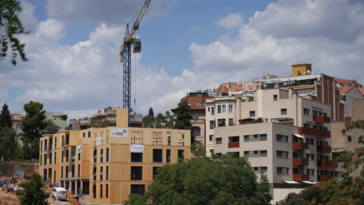 Archivo - Construcci&oacute;n de un edificio