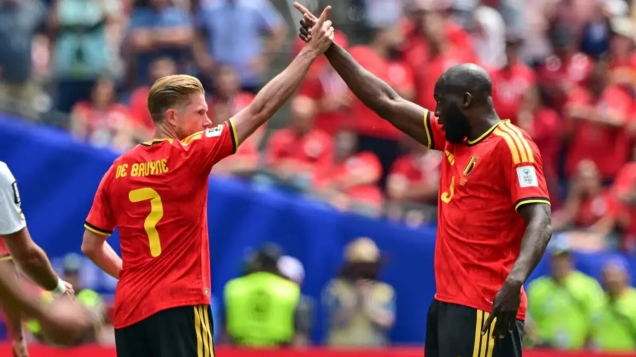 De Bruyne y Lukaku celebrando el gol del empate