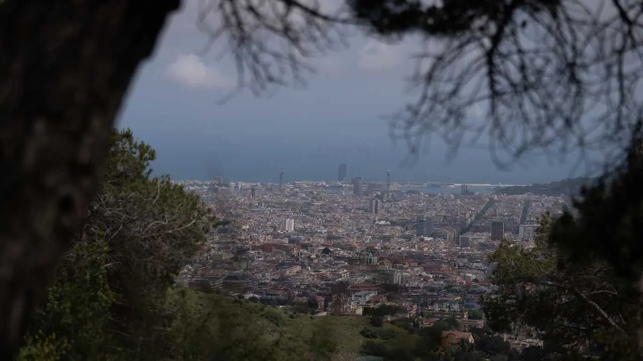 Archivo - Vistas de la ciudad desde el Parc Natural de la Serra de Collserola, a 14 de mayo de 2025, en Barcelona