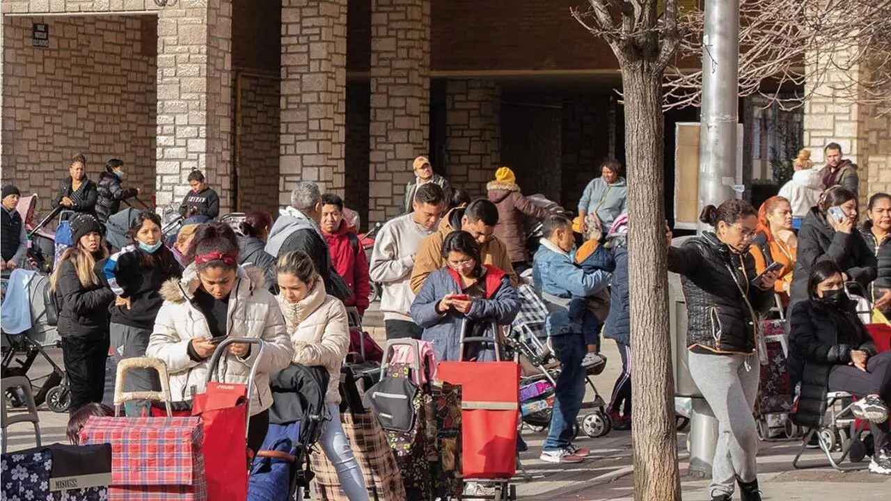 Fundaci&oacute;n Madrina Ha Alertado De Que Los Recursos Estatales Para La Acogida 'Colapsan' Y El Acceso A La Vivienda Se Convierte 'En Una Barrera Infranqueable' Para Las Familias Refugiadas.