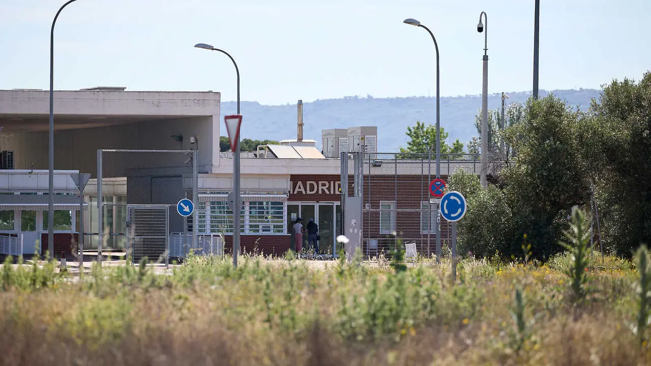 Acceso al centro penitenciario Alcal&aacute; Meco, en Madrid