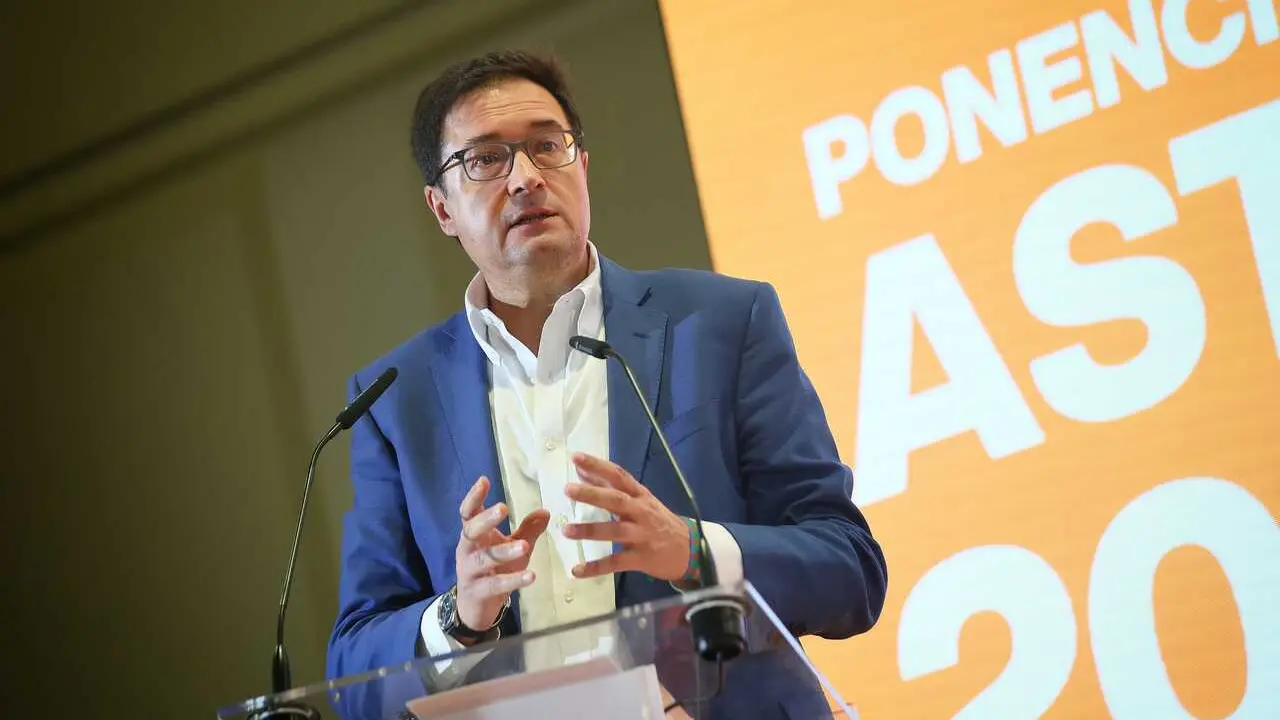 El ministro para la Transformaci&oacute;n Digital y de la Funci&oacute;n P&uacute;blica, &Oacute;scar L&oacute;pez, en el Congreso de ASTICNET