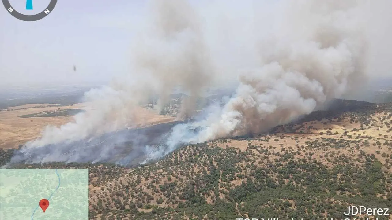 Incendio declarado en Almod&oacute;var del R&iacute;o (C&oacute;rdoba) a 20 de junio.