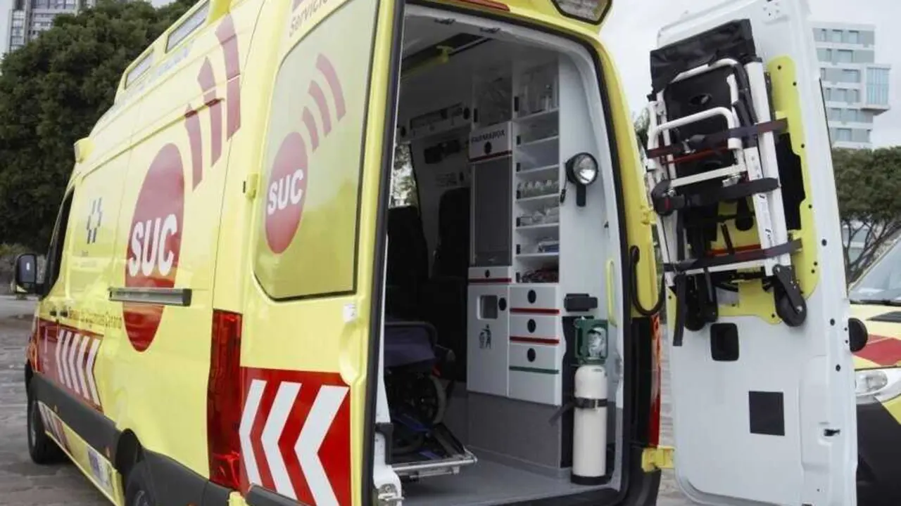 Archivo - Ambulancia del Servicio de Urgencias Canario (SUC)