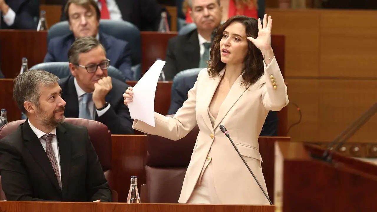 La presidenta de la Comunidad de Madrid, Isabel D&iacute;az Ayuso, durante una sesi&oacute;n plenaria, en la Asamblea de Madrid, a 18 de junio de 2026, en Madrid (Espa&ntilde;a)