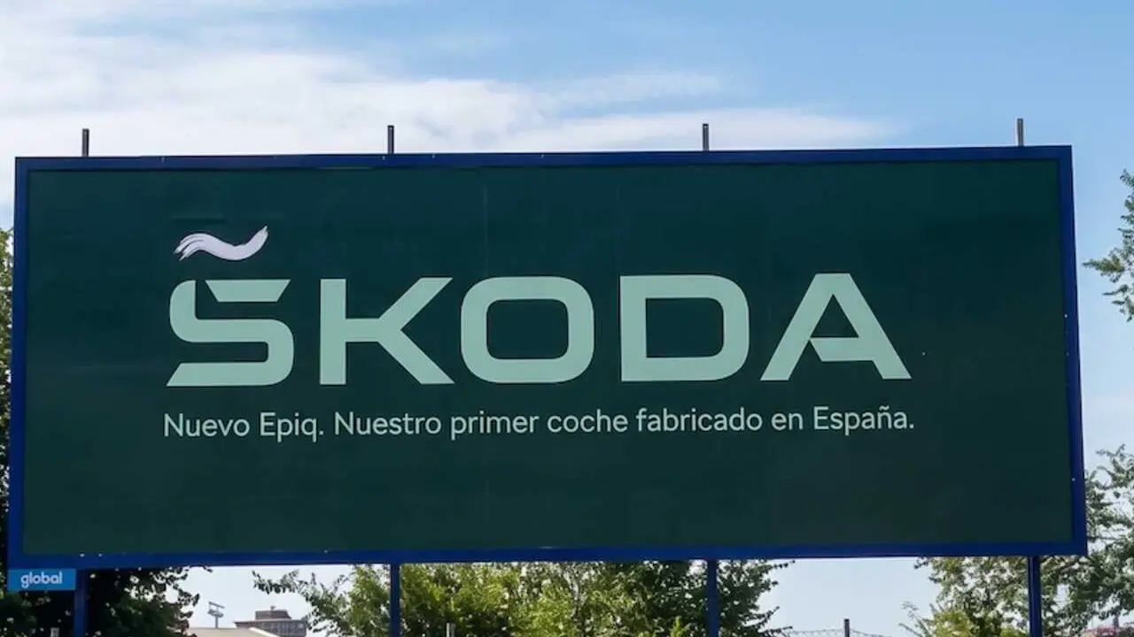 Skoda incorpora la '&ntilde;' a su logotipo para celebrar la fabricaci&oacute;n de su primer veh&iacute;culo en Espa&ntilde;a