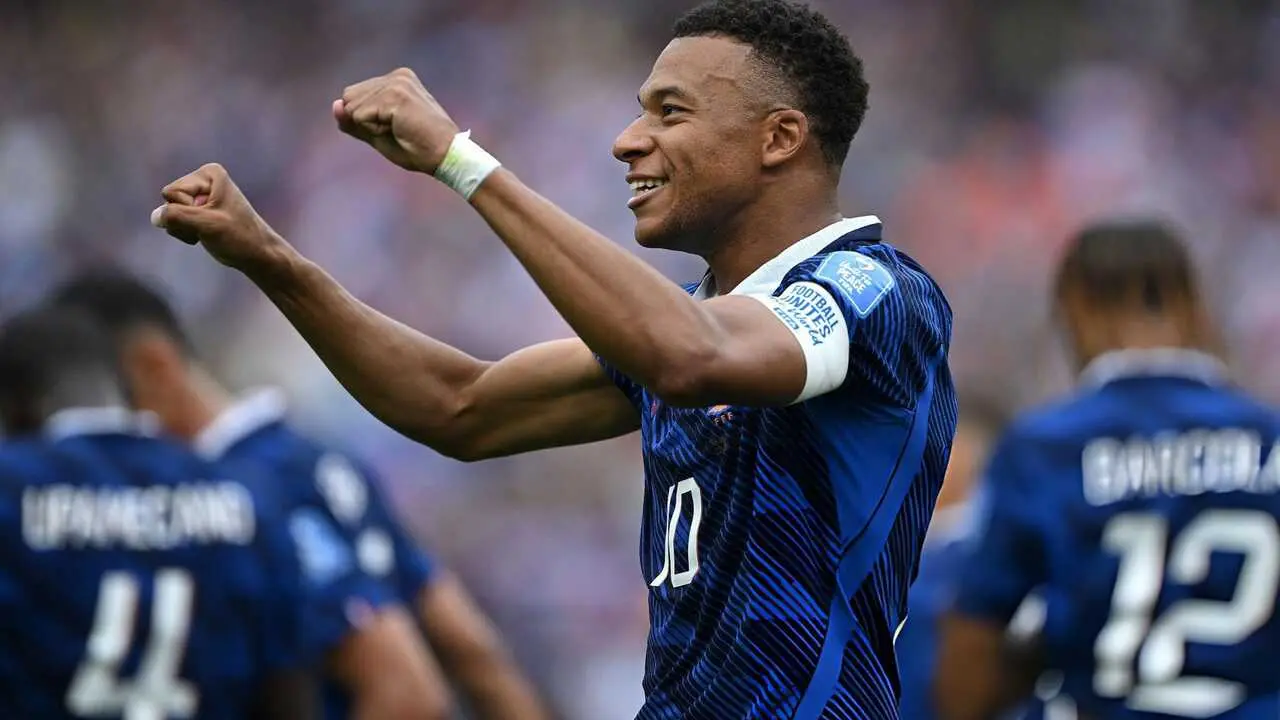 Mbapp&eacute; celebrando uno de sus goles ante Irak