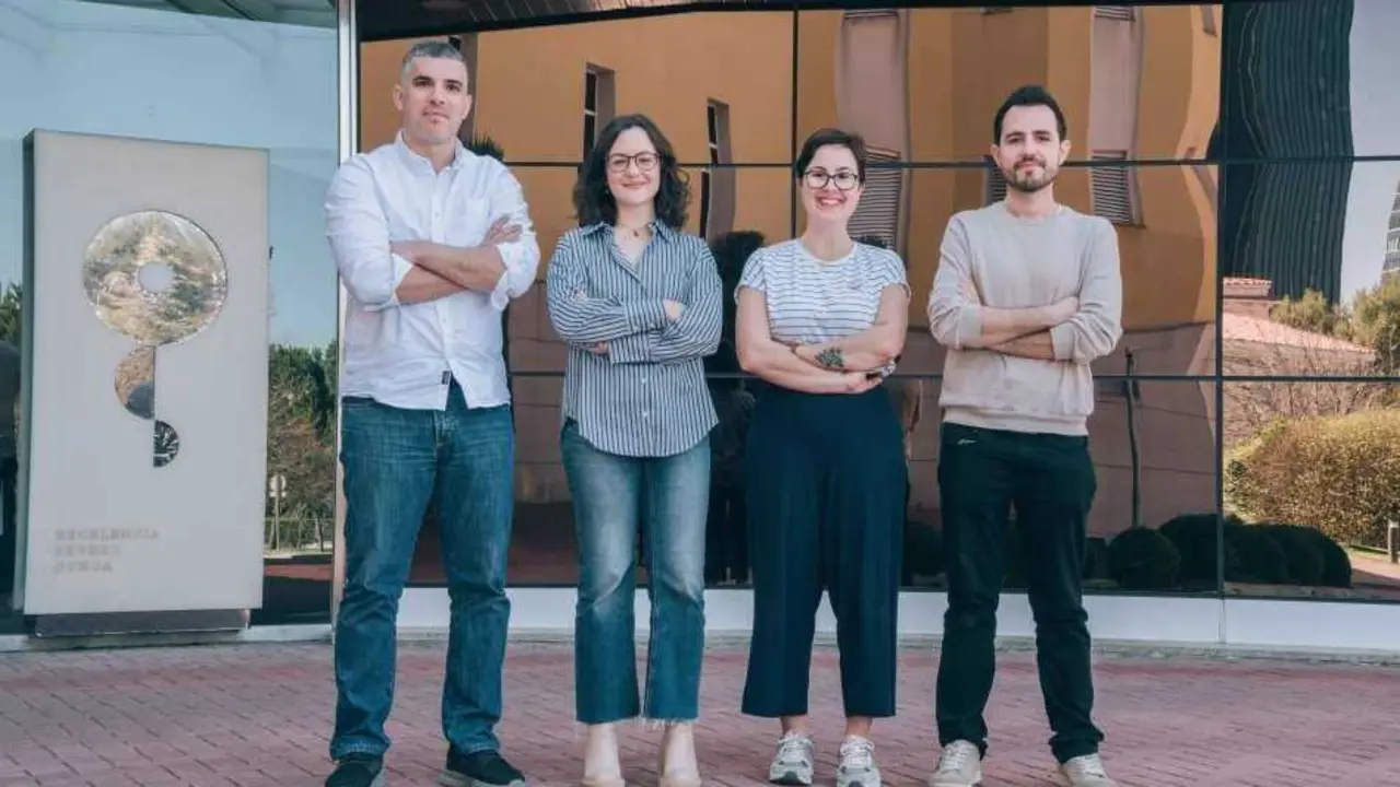 Desde la izda., Jaime Alegrio-Louro, Marta Amor&oacute;s, Yanira M&eacute;ndez y Antonio Tapia, ganadores de los contratos 'Amigos/as del CNIO' en la convocatoria de 2026.