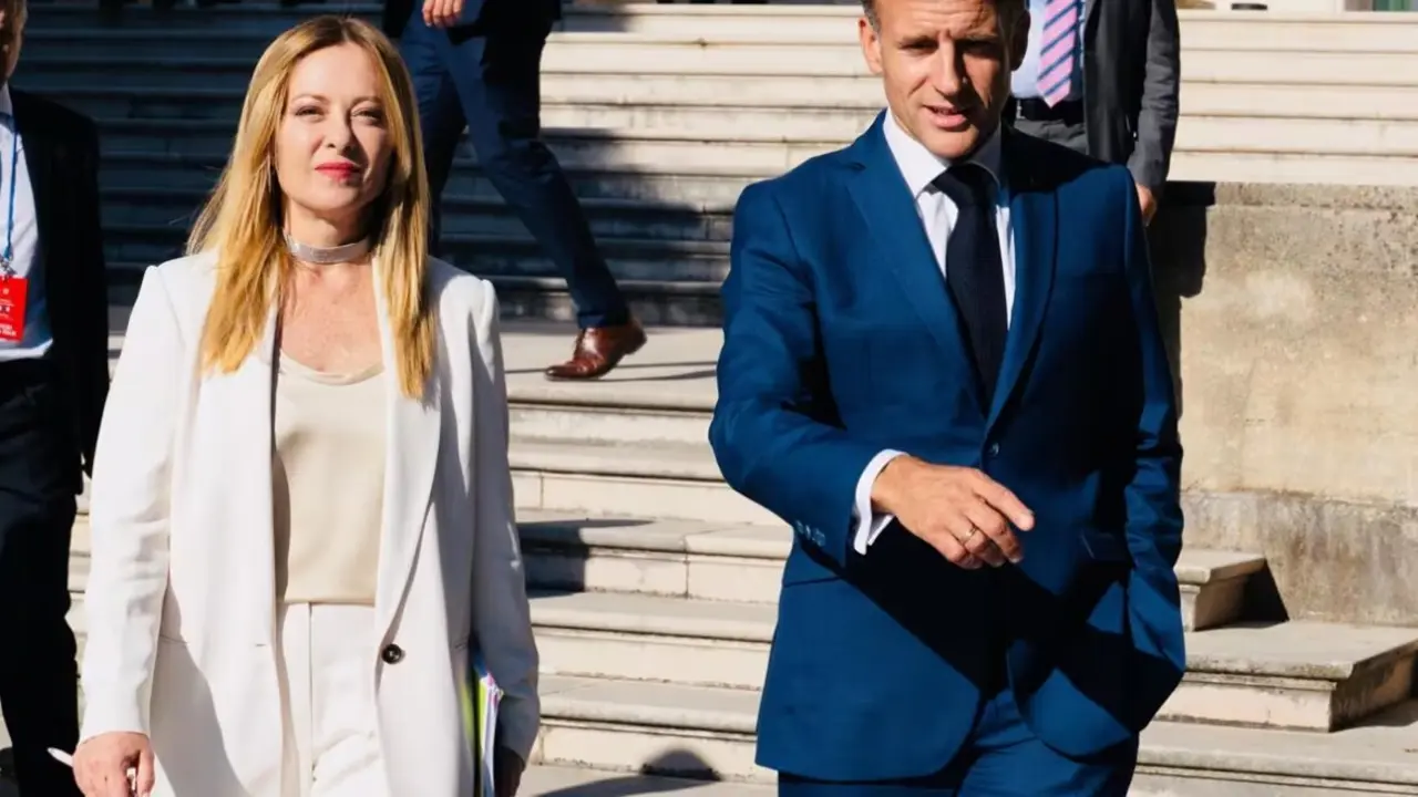 La primera ministra de Italia, Giorgia Meloni y el presidente de Francia, Emmanuel Macron