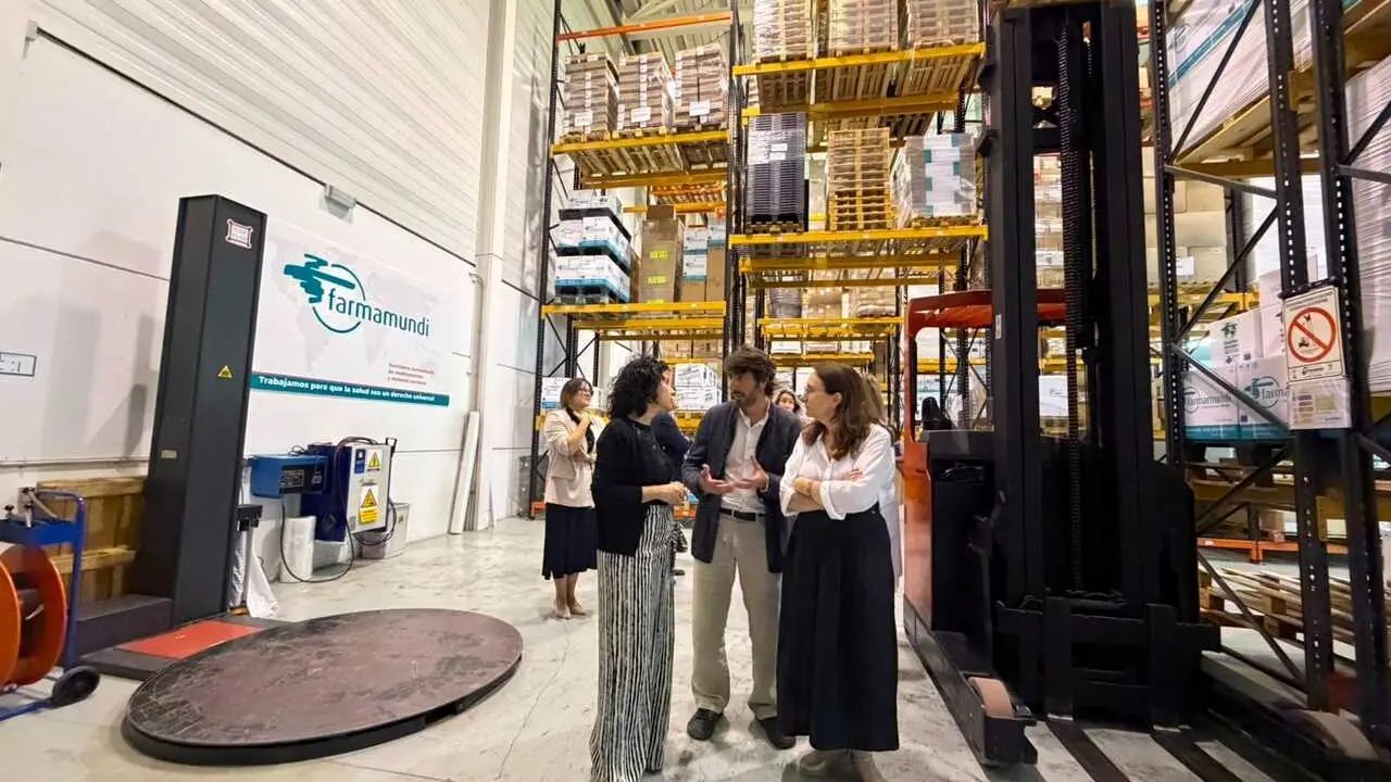 Visita al almac&eacute;n de Farmamundi en Paterna