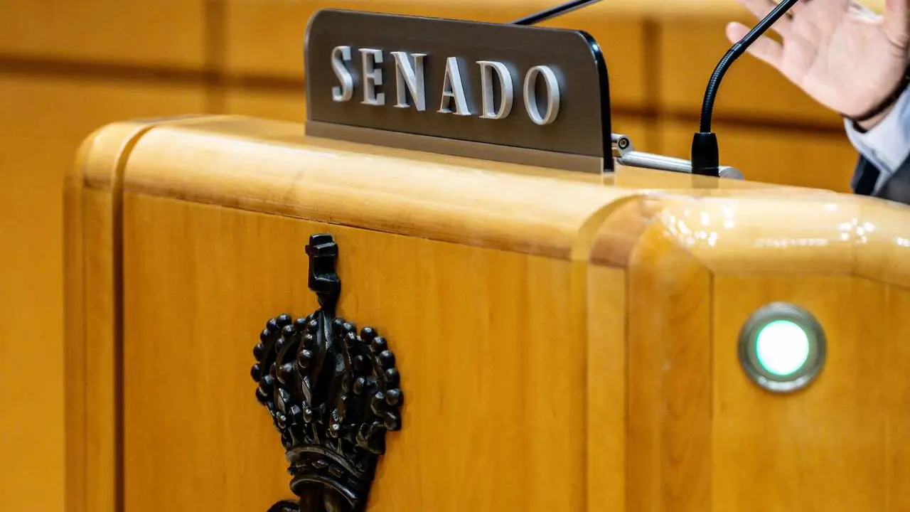 Archivo - El ministro de la Presidencia, Justicia y Relaciones con las Cortes, F&eacute;lix Bola&ntilde;os, interviene durante la sesi&oacute;n de control al Gobierno, a 21 de abril de 2026, en Madrid (Espa&ntilde;a). 