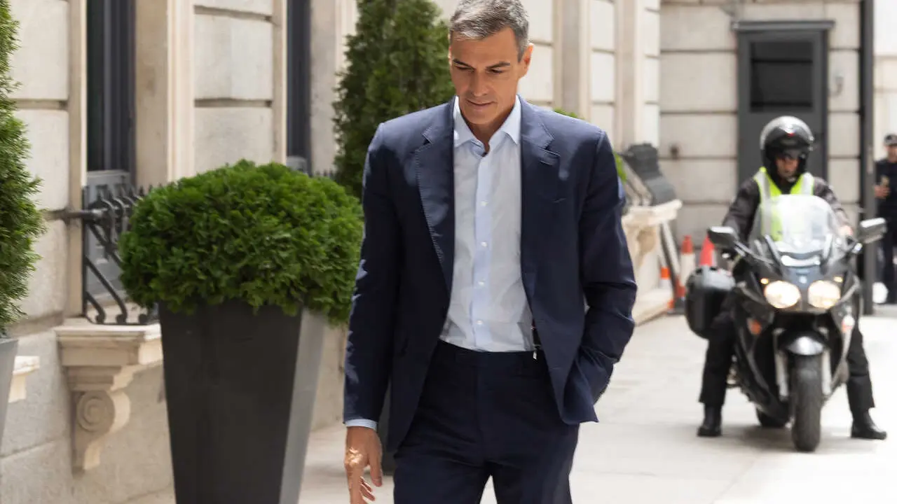 El presidente del Gobierno, Pedro S&aacute;nchez, durante una sesi&oacute;n plenaria en el Congreso de los Diputados, a 25 de junio de 2026, en Madrid (Espa&ntilde;a). El debate parlamentario se centra hoy en dos temas principales: la reforma del Reglamento del Congreso prese