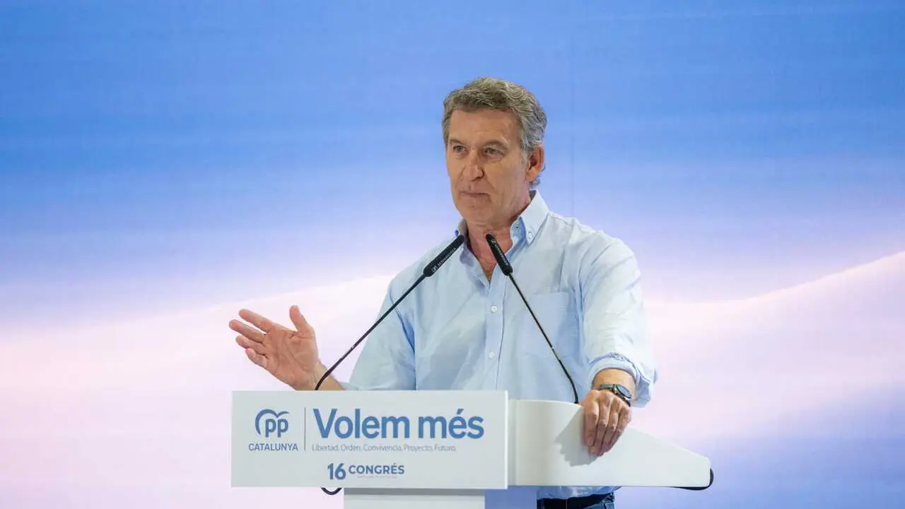 El presidente del PP, Alberto N&uacute;&ntilde;ez-Feij&oacute;o, interviene durante el XVI Congreso Extraordinario del PP catal&aacute;n, en el Hotel Grand Marina, a 27 de junio de 2026, en Barcelona, Catalunya (Espa&ntilde;a). El Congreso, en un contexto de crecimiento electoral del PPC y