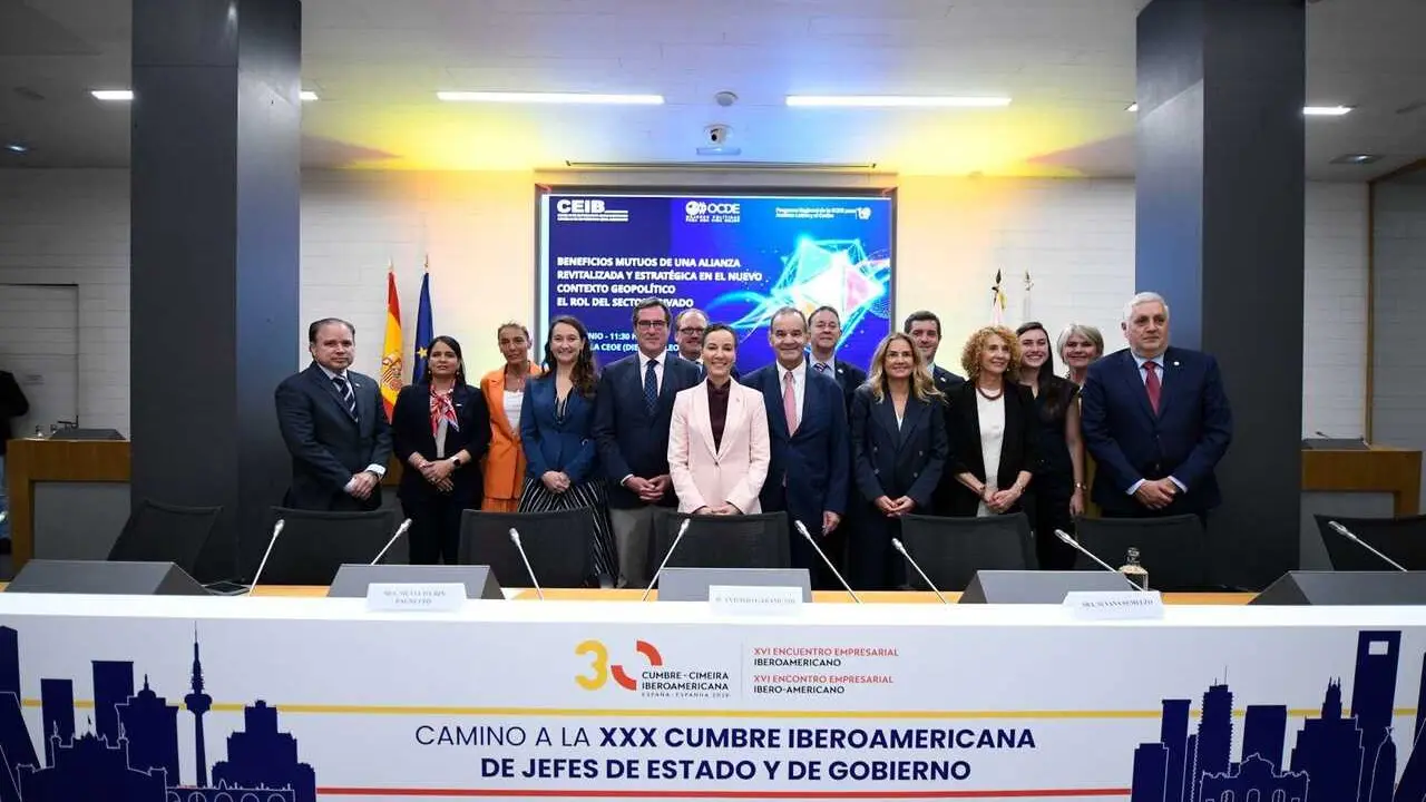 Algunos de los participantes en el Encuentro con el Sector Privado en el marco del Di&aacute;logo Ministerial OCDE-LAC.