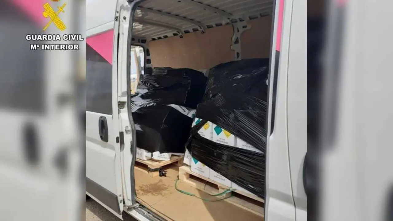 Furgoneta con un cargamento de gas de la risa intervenida por la Guardia Civil
