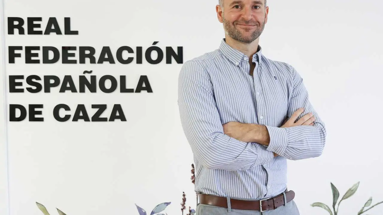 El presidente de la Real Federaci&oacute;n Espa&ntilde;ola de Caza, Josep Escandell, posa para Europa Press, a 3 de julio de 2026, en Madrid (Espa&ntilde;a).