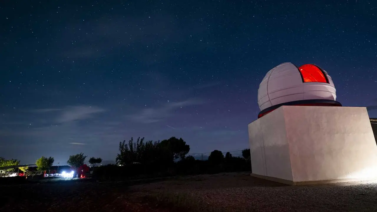 Archivo - Una aurora boreal desde el observatorio astron&oacute;mico de Pujalt, a 10 de octubre de 2024, en Pujalt, Barcelona, Catalunya (Espa&ntilde;a). 