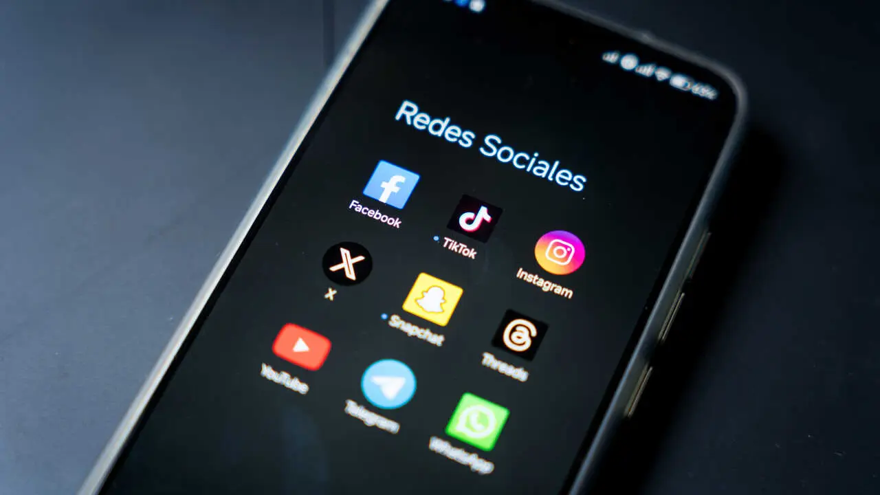In this photo illustration, the Facebook, TikTok, Instagram, X, Snapchat, Threads, YouTube, Telegram, WhatsApp logo seen displayed on a smartphone. Spanish Prime Minister Pedro S&aacute;nchez, announced on the 3 February a law to ban access to social media for children under 16, as Spain joins five other European countries in the &ldquo;Coalition of the Digital Willing&rdquo; to advance coordinated and effective regulation of social media platforms and strengthen age-verification systems across Europe.