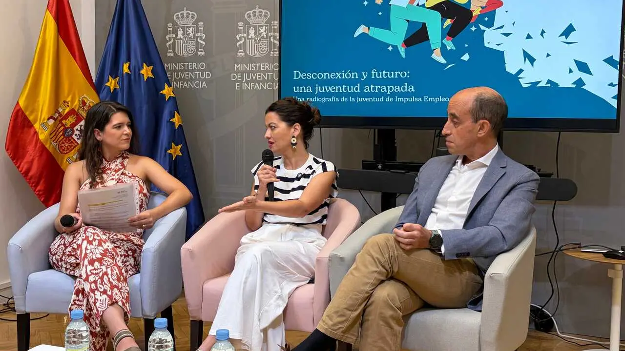 Presentaci&oacute;n del informe 'Desconexi&oacute;n y futuro: una juventud atrapada', de la ONG Ayuda en Acci&oacute;n.