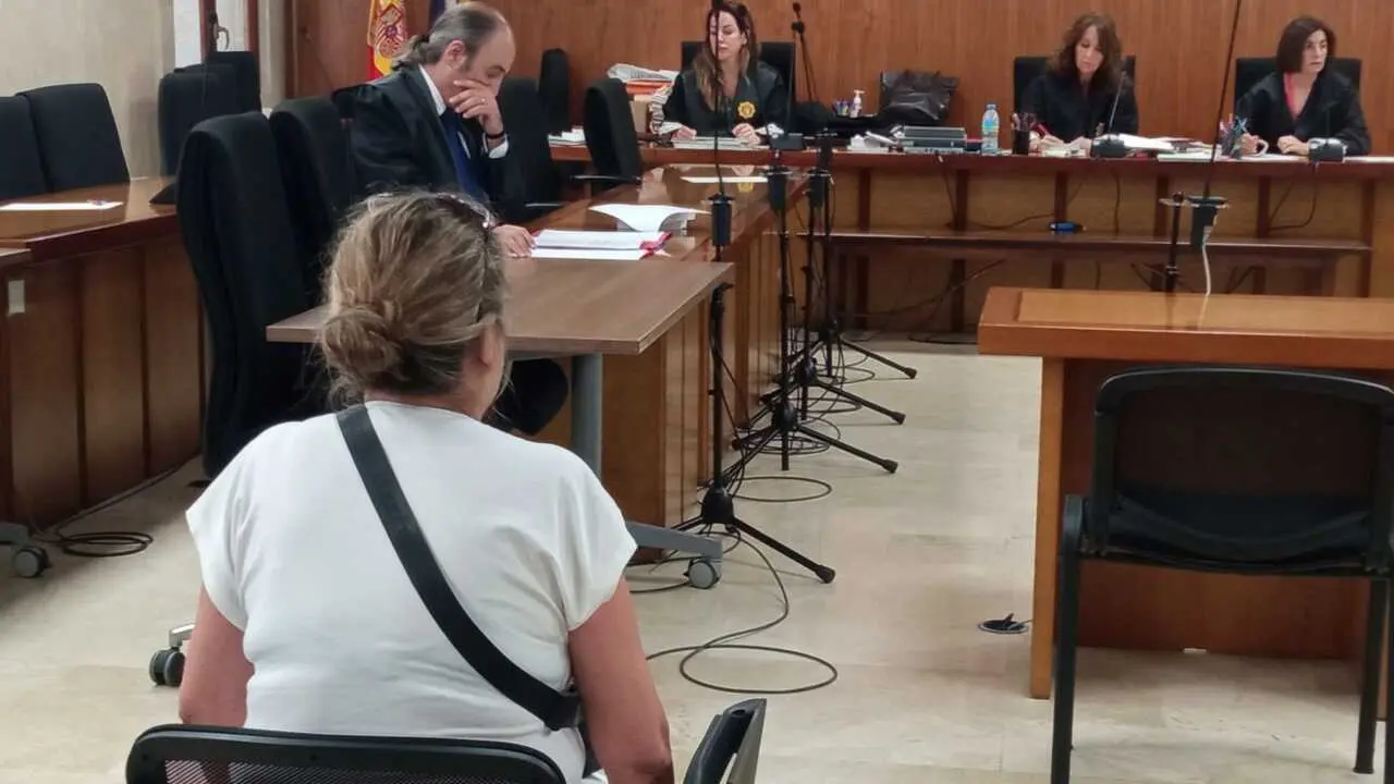 La condenada, durante el juicio.
