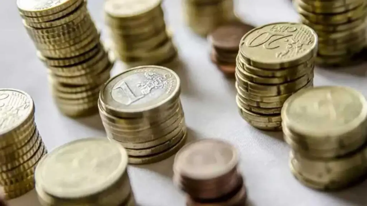 Archivo - Monedas de euros.