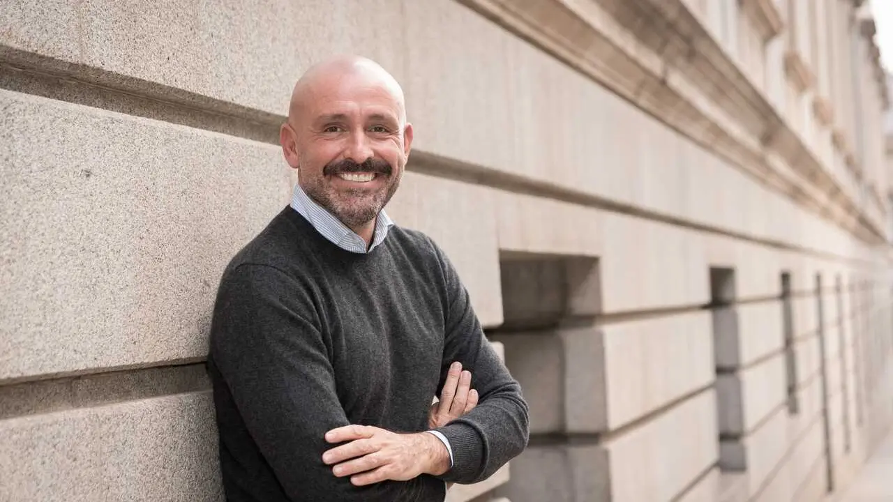 Archivo - El vicesecretario de Educaci&oacute;n e Igualdad del PP, Jaime de los Santos, posa para Europa Press, en el Congreso de los Diputados, a 19 de noviembre de 2025, en Madrid (Espa&ntilde;a).