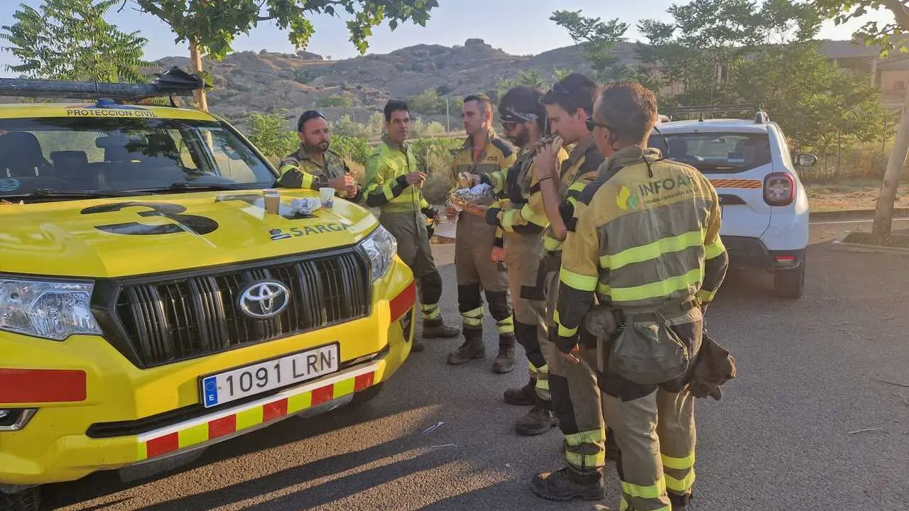 Efectivos del INFOAR antes de dirigirse al incendio de Castillonroy