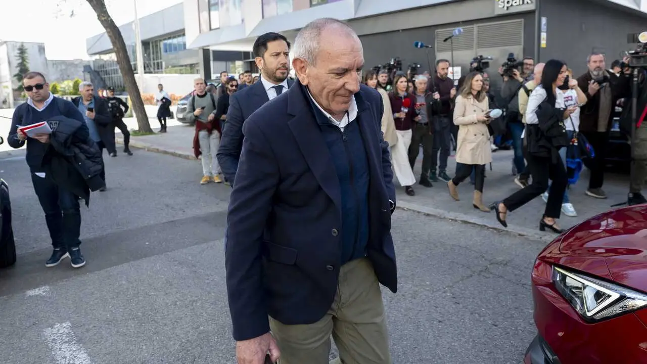 Archivo - El ex director adjunto operativo (DAO) de la Polic&iacute;a Nacional Jos&eacute; &Aacute;ngel Gonz&aacute;lez, a su salida del Juzgado de Violencia sobre la Mujer N&uacute;mero 8, a 17 de marzo de 2026, en Madrid (Espa&ntilde;a).